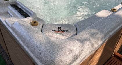 Granite Peak Getaway – 4BR, Sauna, Hot Tub, Fire Pit