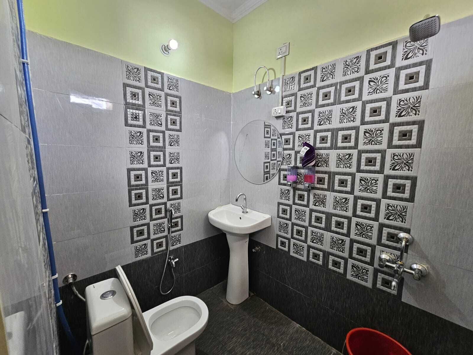 毛巾、肥皂、卫生纸