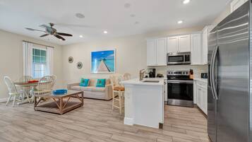 Réfrigérateur, four, plaque de cuisson, lave-vaisselle