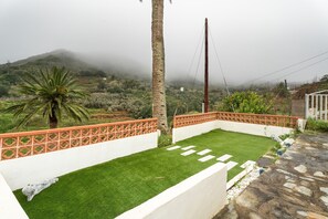 Luokittelematon kuva, 3 kautta 32, painike