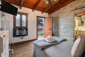 2 bedrooms, iron/ironing board, WiFi, bed sheets - Cruz de Tierno Holiday House - SilboHolidays (Agulo)