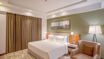 Executive Suite, Smoking | In-room safe, iron/ironing board, free WiFi, bed sheets