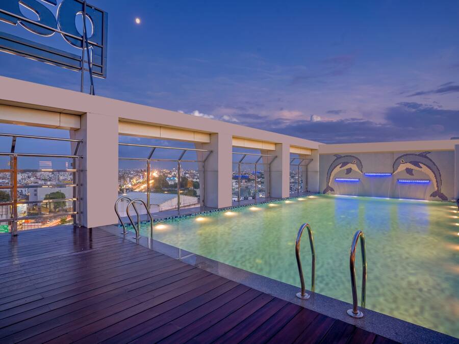 Seasonal outdoor pool