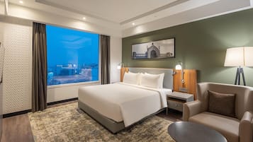 Deluxe Room | In-room safe, individually furnished, desk, laptop workspace