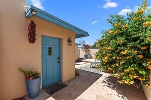 تفاصيل الفندق من الخارج