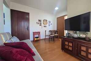 Standard Apartment | Living area - Estadia Tri Ótima Localização e Garagem (Porto Alegre)