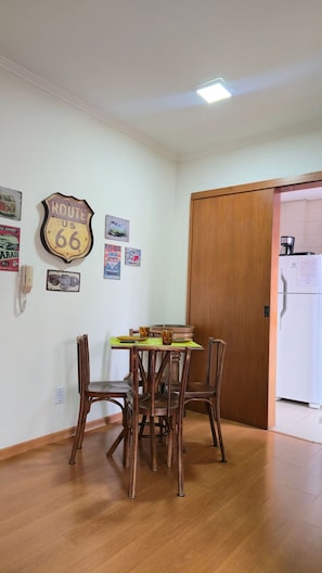 Apartment | Dining