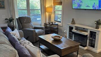 Smart TV, fireplace, DVD player