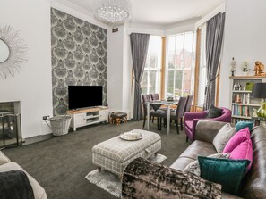 Living area - Esplanade Gardens, Apartment 1 (Scarborough)