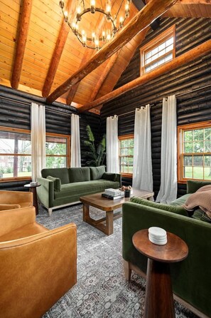 TV, peis, videospill og fotballspill