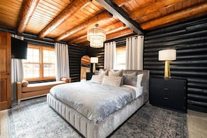 5 bedrooms, desk, iron/ironing board, WiFi
