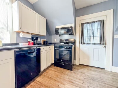 NEW-Queen Beds-Mins to Elliot-Catholic Medical-MHT