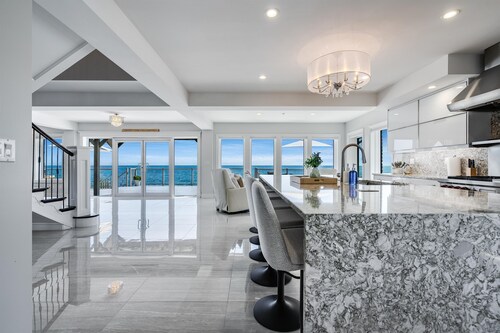 The Glasswater Lake Estate