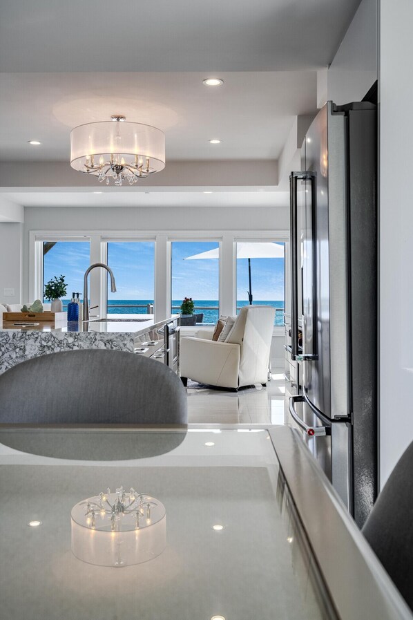 Interior - The Glasswater Lake Estate surrounded by Natural Conservation Areas (Wheatley)