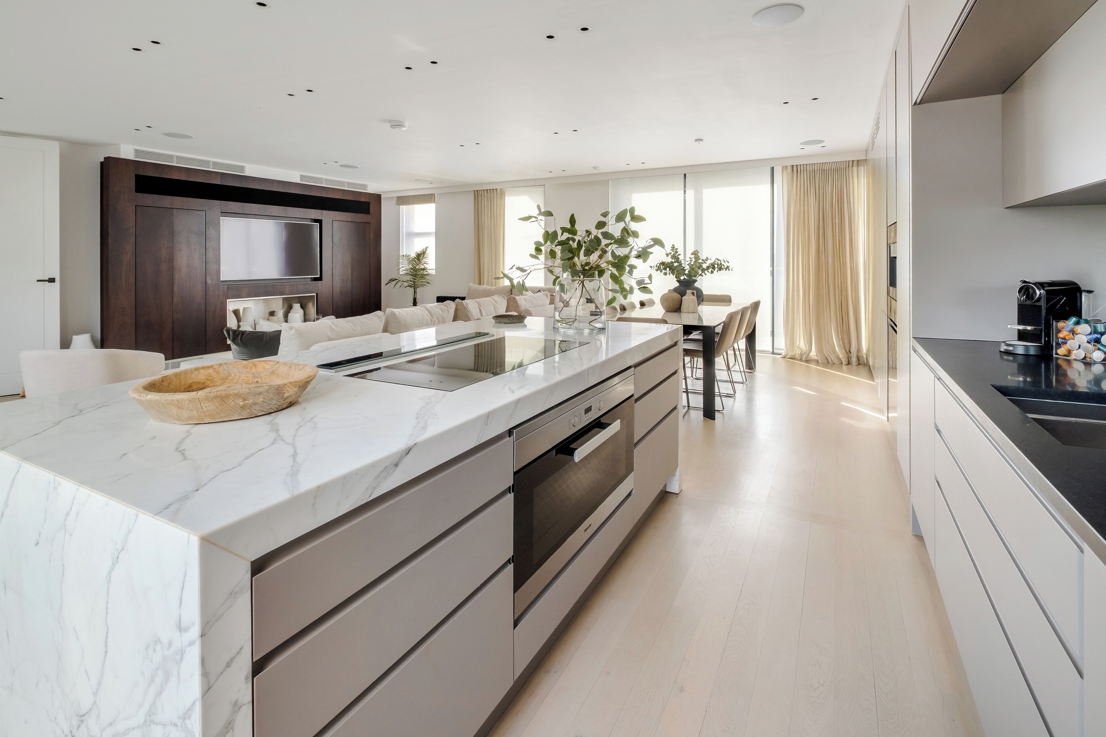 ثلاجة، ميكروويف، فرن، موقد طهي مسطح