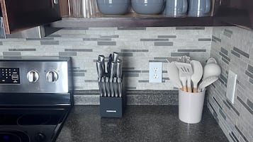 Microwave, dishwasher