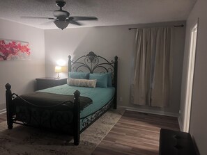 4 makuuhuonetta, silitysrauta/-lauta, Wi-Fi, vuodevaatteet