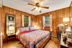 WiFi, bed sheets - Whisper Mountain Retreat (Franklin)