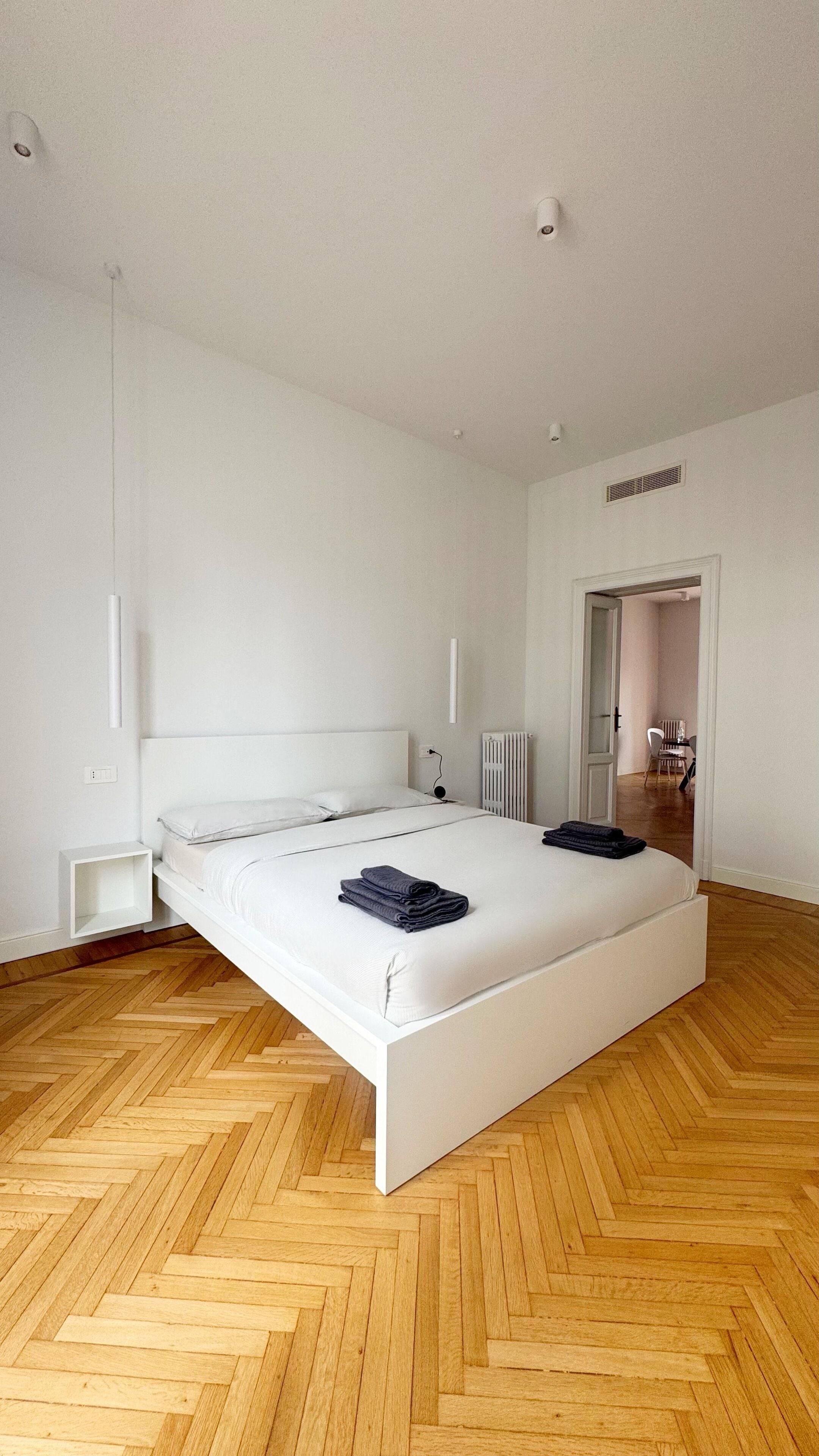 3 habitaciones, tabla de planchar con plancha y wifi gratis 