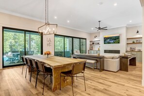 Dining - Brand New Built
Luxury Lakefront Getaway (Bracey)
