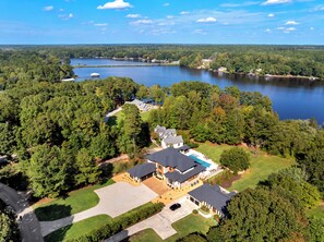 المنشأة من الخارج