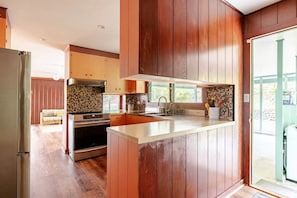 Fridge, oven, stovetop, toaster
