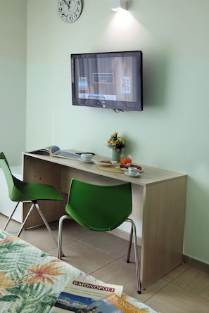 Double Room, Balcony | Desk, laptop workspace, free WiFi - B&B GreenWave (Monopoli)