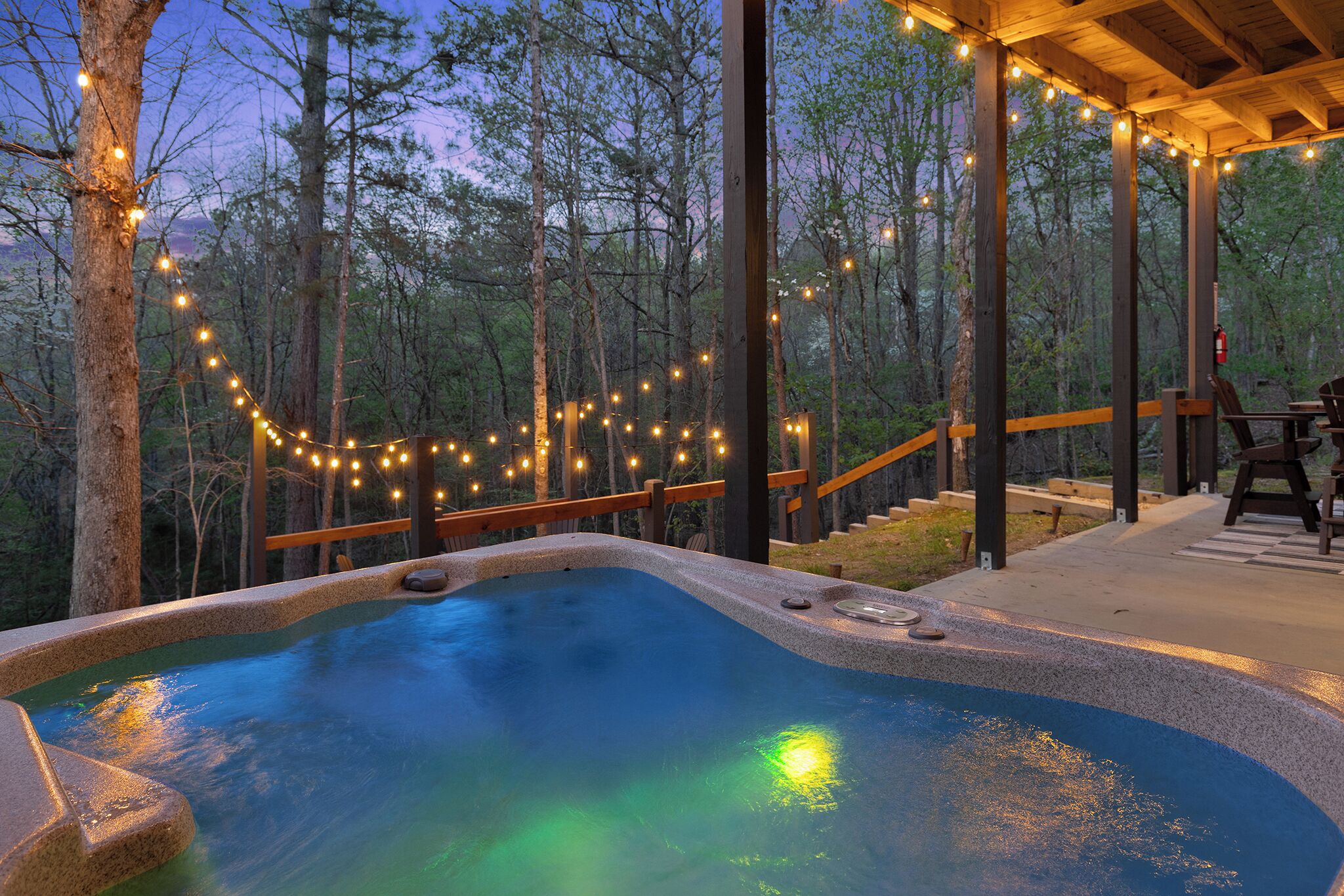 Outdoor spa tub