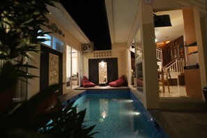 Kolam renang outdoor