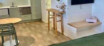 Luxe Studio 1 @ The Quarters