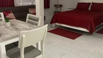 Fer et planche Ă repasser, Wi-Fi, draps fournis