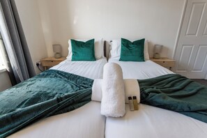 3 chambres, fer et planche à repasser, Wi-Fi gratuit, draps fournis