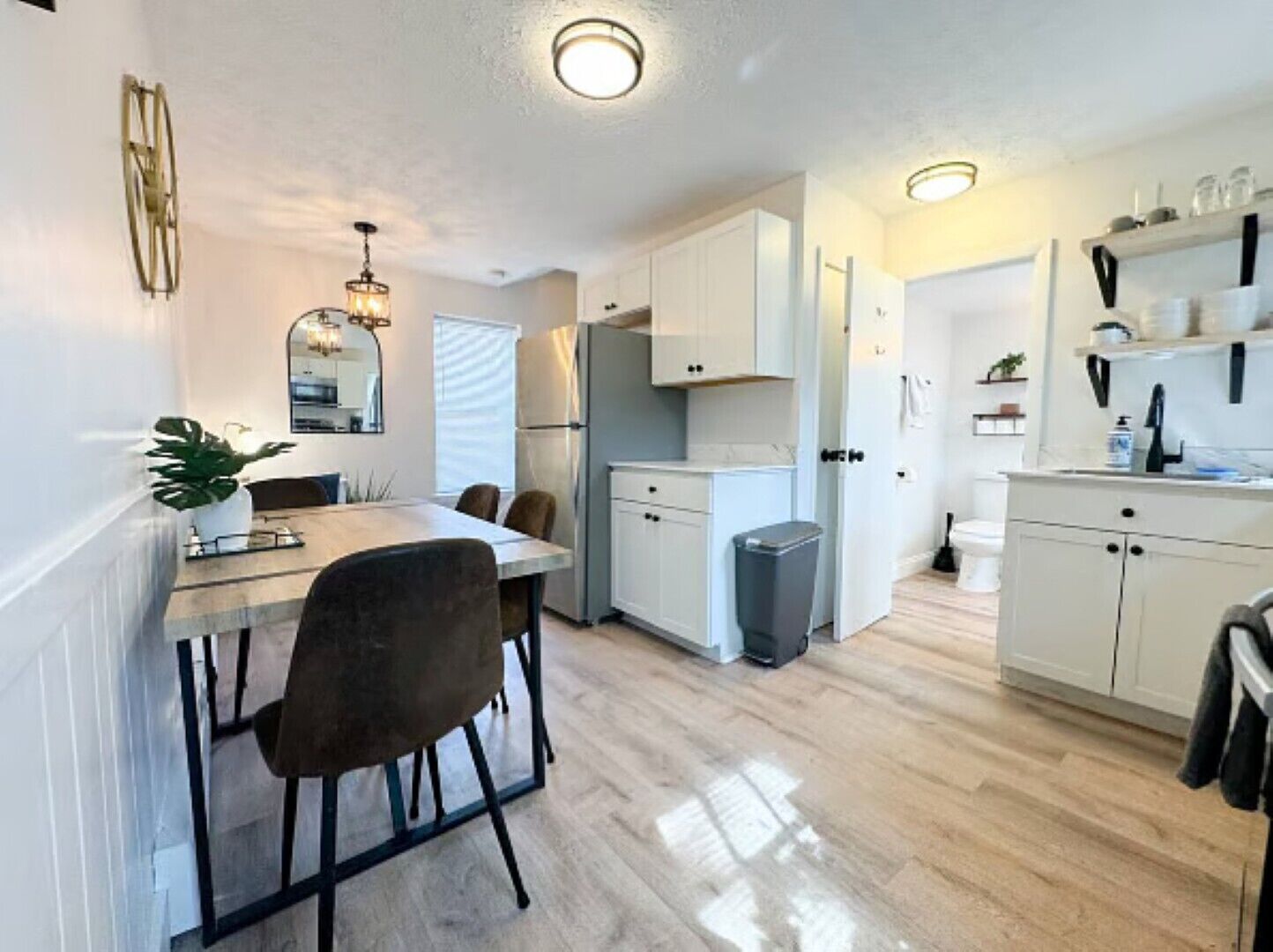 المنشأة من الداخل