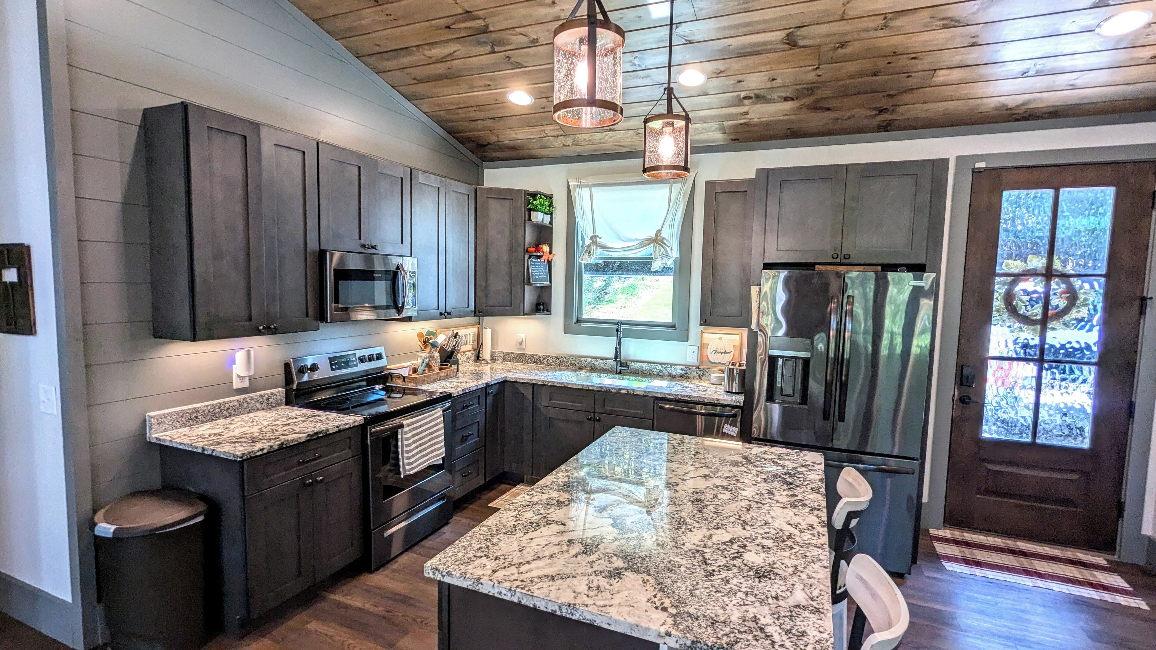 雪櫃、微波爐、焗爐、爐具