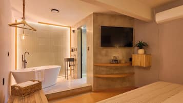 Suite – elite | Bad | Separat badekar og dusj, håndklær, såpe og sjampo