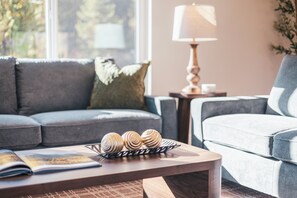 Smart TV, fireplace, table football - Modern Mountain Home near RMNP, Walk to Town, Gorgeous Lake Views (Grand Lake)