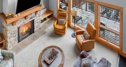 Bornholm Lodge - Ski-In/Ski-Out with Hot Tub