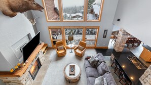 Living area - Bornholm Lodge - Ski-In/Ski-Out with Hot Tub (Sandpoint)