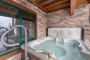 Indoor spa tub