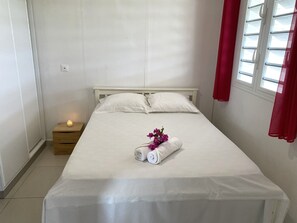 1 غرفة نوم ومكواة/لوح كي وواي فاي وملاءات أسرّة