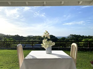 تناول الطعام بالخارج