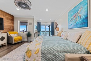 3 Schlafzimmer, Schreibtisch, Bügeleisen/Bügelbrett, Reisekinderbett