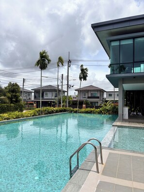 Pool - 3-bedroom villa & 15 min to Bangtao beach (ตำบล เทพกระษัตรี)
