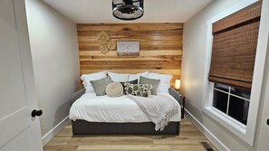 4 bedrooms, iron/ironing board, free WiFi, bed sheets