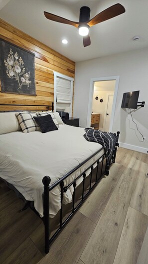 4 Schlafzimmer, Bügeleisen/Bügelbrett, kostenloses WLAN, Bettwäsche