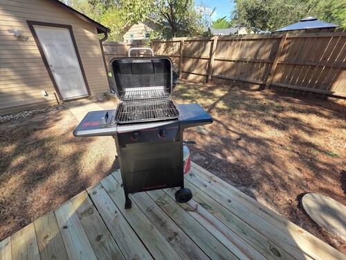 Charming 2-bedroom house in lovely Tyler with AC