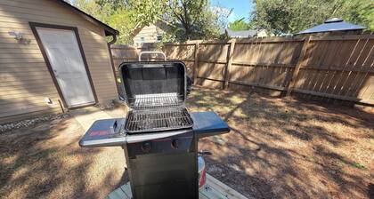 Charming 2-bedroom house in lovely Tyler with AC