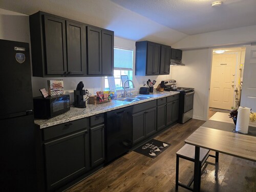 Charming 2-bedroom house in lovely Tyler with AC