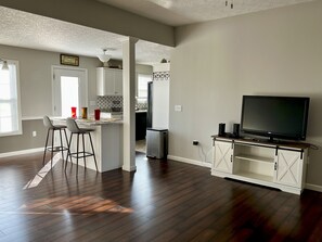 Interior - Cozy 3-bedroom 2-bath house with AC in Berea (Berea)