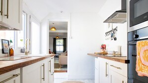 Coffee/tea maker, fridge, microwave, oven - Pass the Keys | Townhouse in Rye, East Sussex, near Camber Sands (Rye)